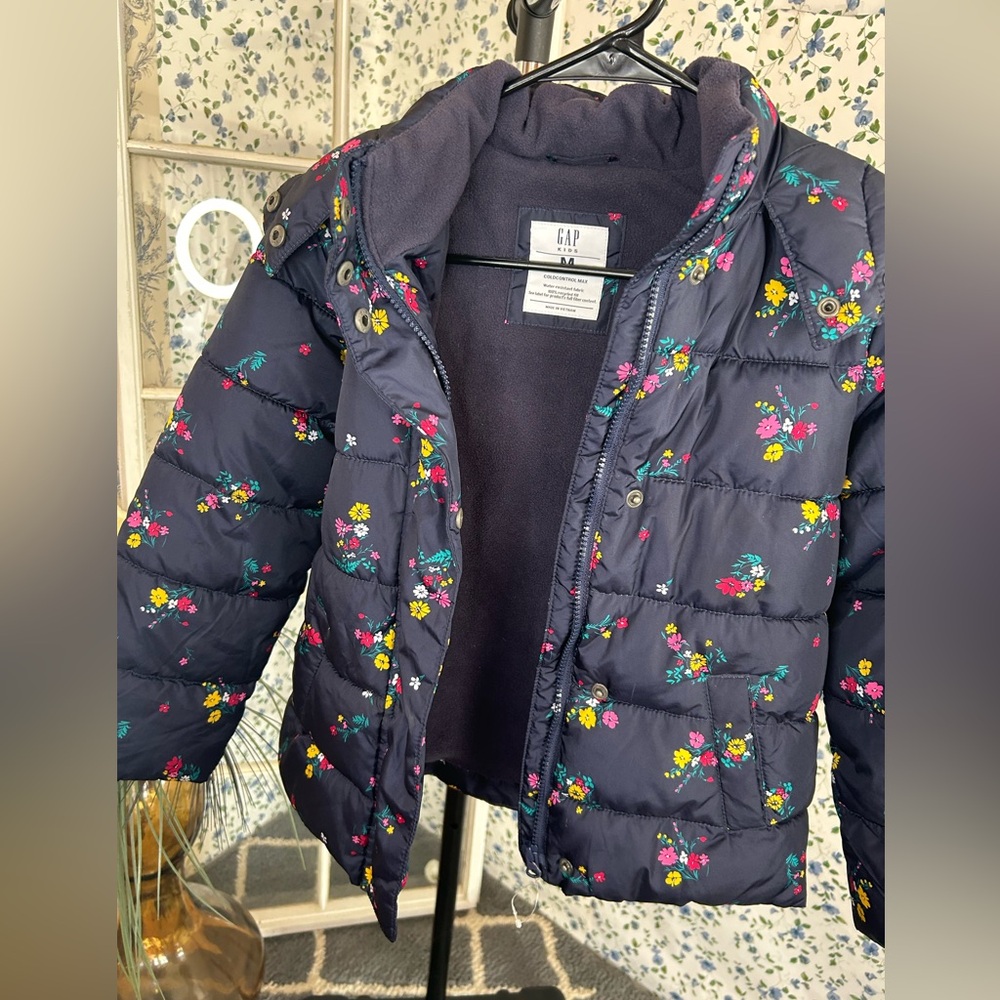 Gap girls Puffer  jacket size M